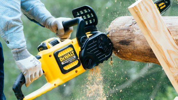 Are Battery Operated Chainsaws Any Good?