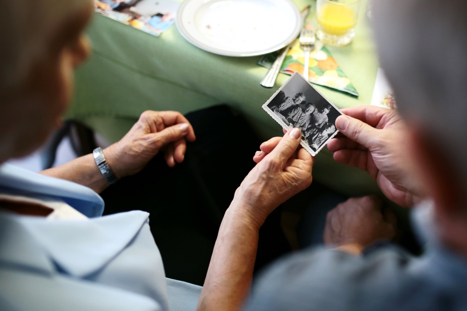 5 Ways to Help a Loved One with Dementia